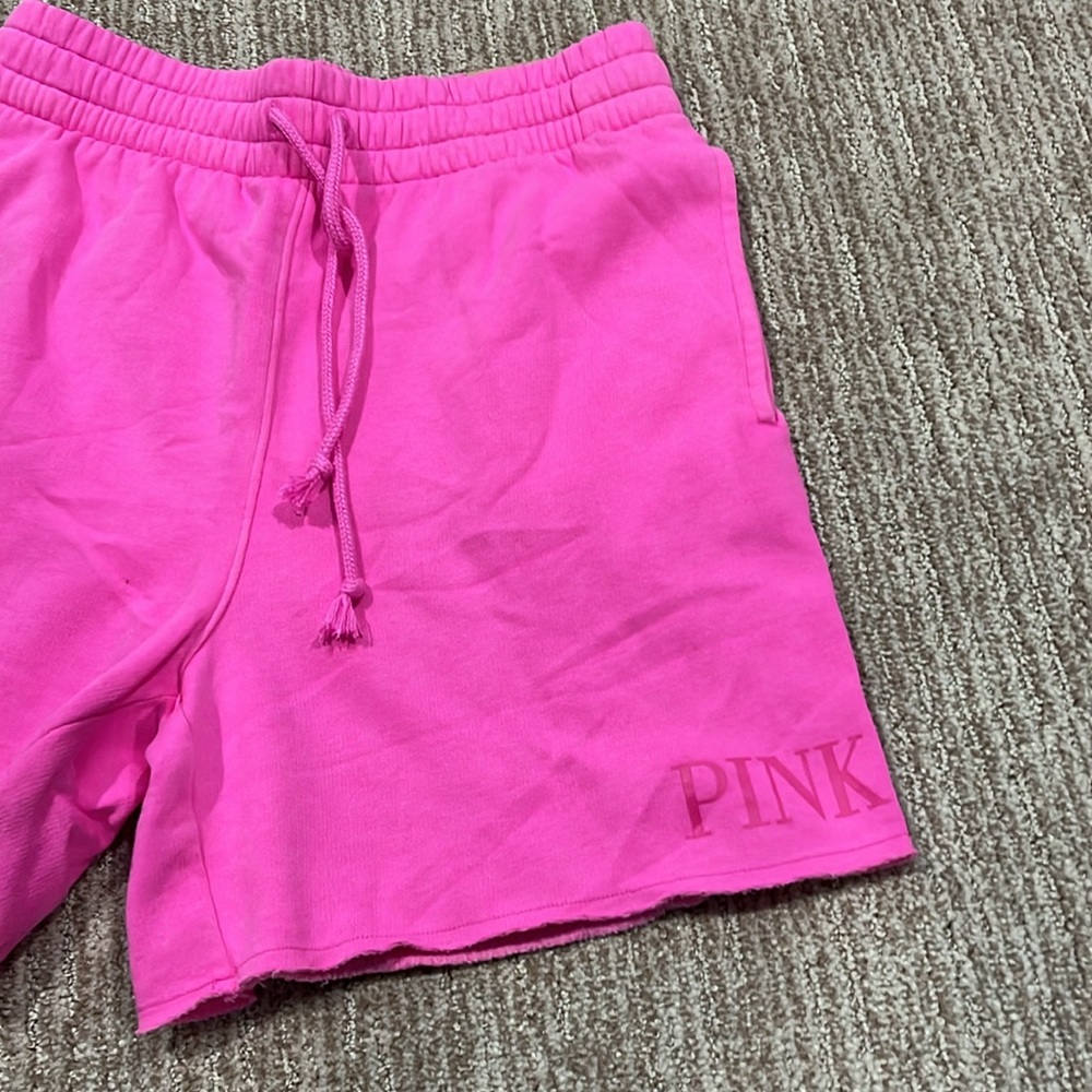 PINK - Picture 2 of 9